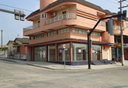 Locação Sala Comercial - Frente à Sinaleira